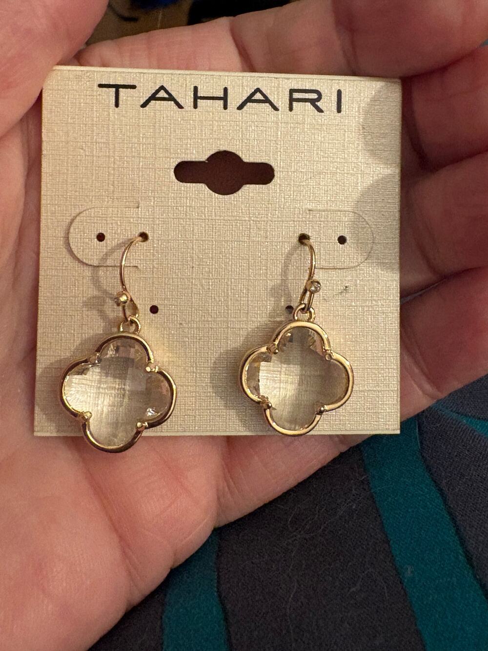 Tahari NWT Gold Tone Clover Crystal Drop Earrings